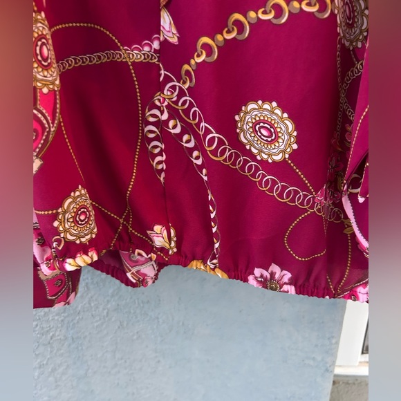 New York And Company V-neck Tie Long Sleeve Ruffles Lightweight Top Size XL - Picture 3 of 5